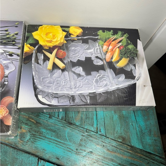 Studio Nova Vintage Winter Rose Set of 2 Trays Japan Floral - Picture 3 of 16